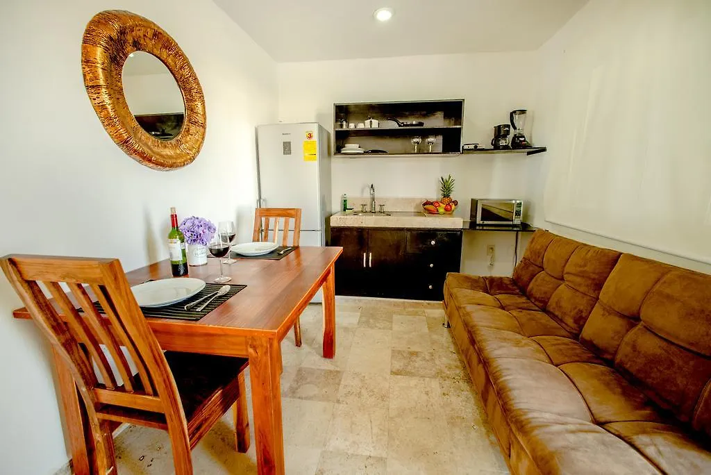 *** アパートホテル Coral Beach Condo プレヤデルカーメン メキシコ