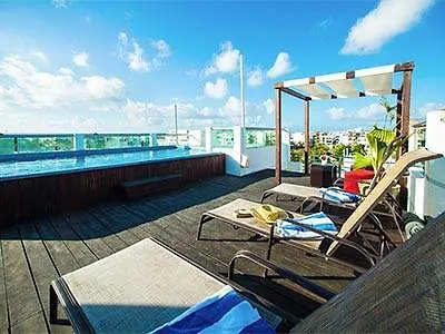 アパートホテル Coral Beach Condo プレヤデルカーメン